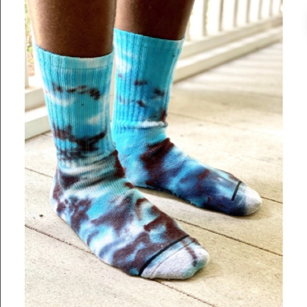 This listing is for assorted tie dye socks! - Picture 6 of 7